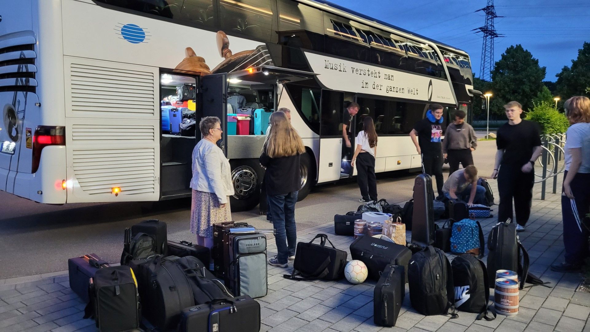 Bus1 (Groß)